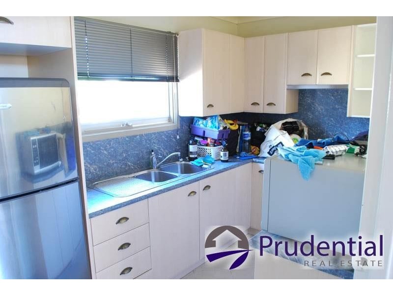 8/42 Woodhouse Drive, Ambarvale NSW 2560