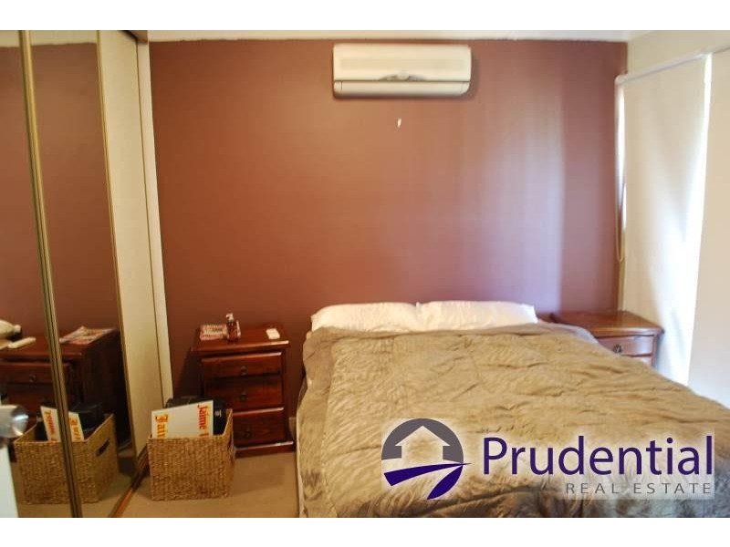 8/42 Woodhouse Drive, Ambarvale NSW 2560