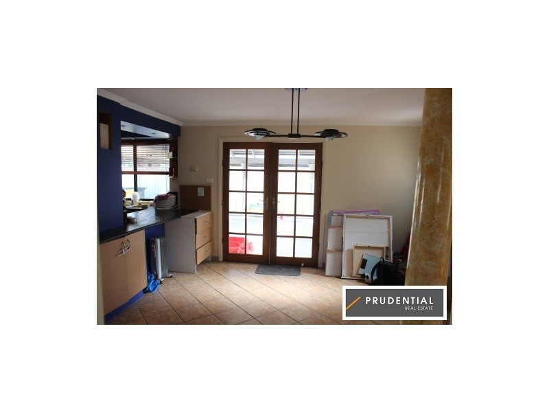 12 Cordelia Street, Rosemeadow NSW 2560