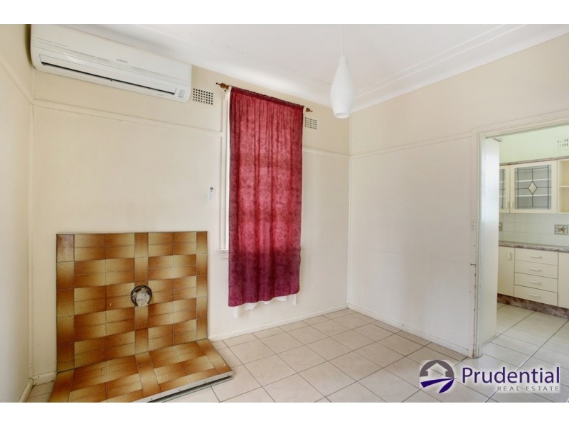 95 Lindesay Street, Campbelltown NSW 2560