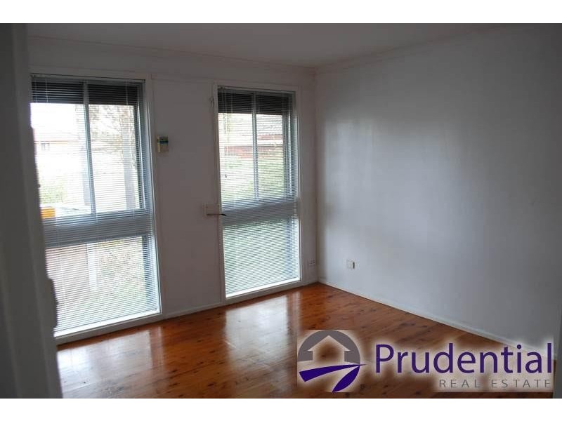 15 Lillas Place, Minto NSW 2566