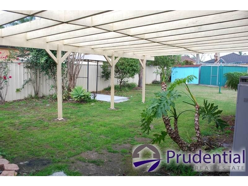 15 Lillas Place, Minto NSW 2566