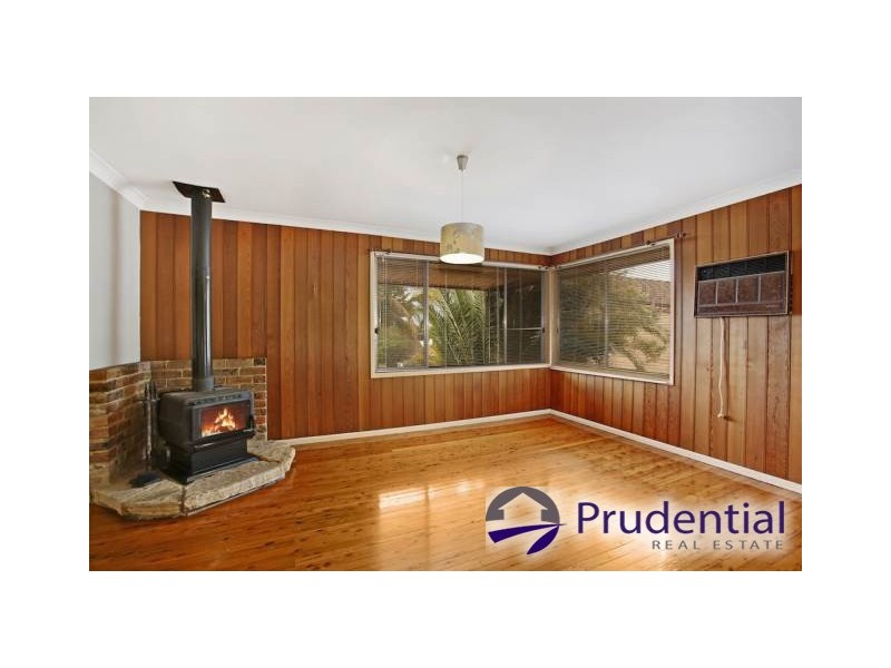 25 Farnsworth Avenue, Campbelltown NSW 2560