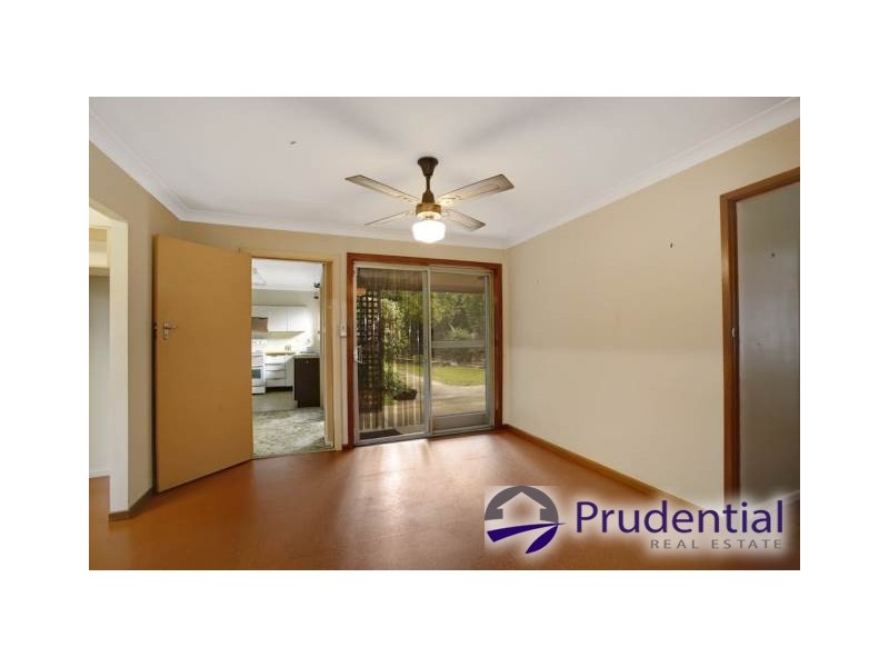 25 Farnsworth Avenue, Campbelltown NSW 2560