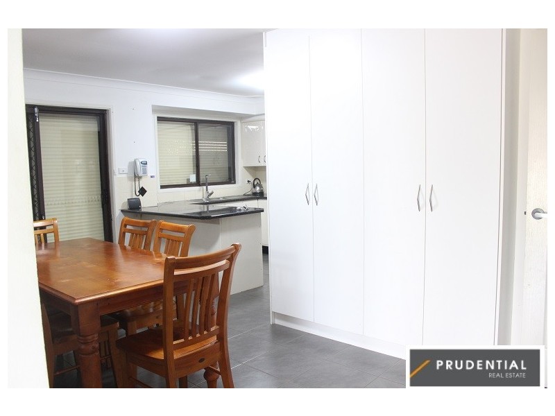 213 Copperfield Drive, Rosemeadow NSW 2560