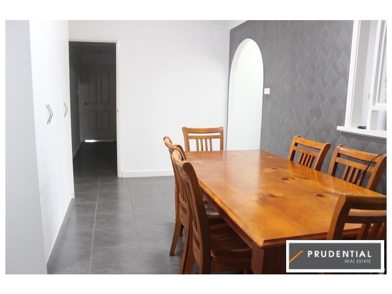 213 Copperfield Drive, Rosemeadow NSW 2560