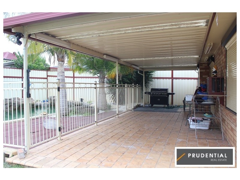 213 Copperfield Drive, Rosemeadow NSW 2560