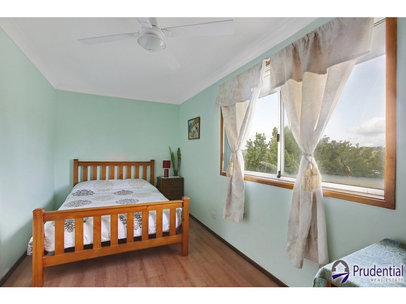 48 Clennam Avenue, Ambarvale NSW 2560