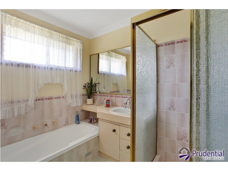 48 Clennam Avenue, Ambarvale NSW 2560