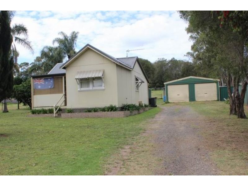 142 Racecourse Avenue, Menangle Park NSW 2563