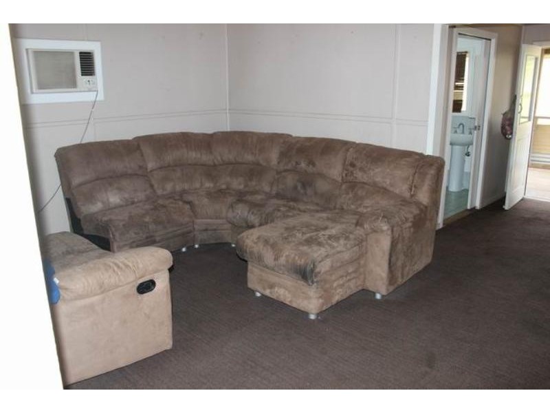 142 Racecourse Avenue, Menangle Park NSW 2563