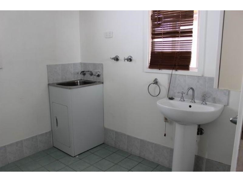 142 Racecourse Avenue, Menangle Park NSW 2563