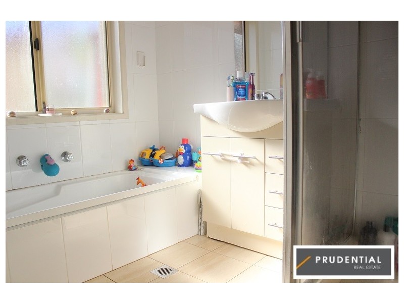 23 Archibald Crescent, Rosemeadow NSW 2560