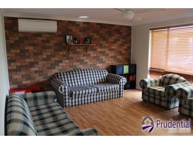 25 Clennam Avenue, Ambarvale NSW 2560