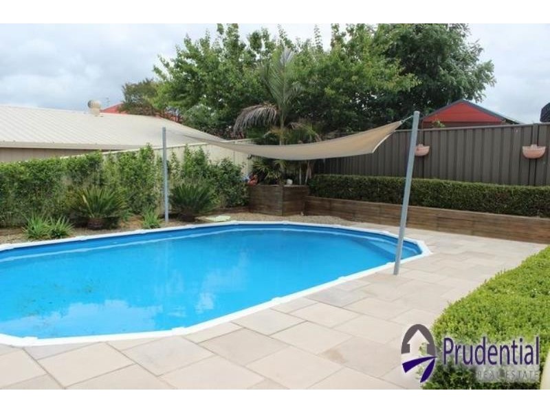 25 Clennam Avenue, Ambarvale NSW 2560