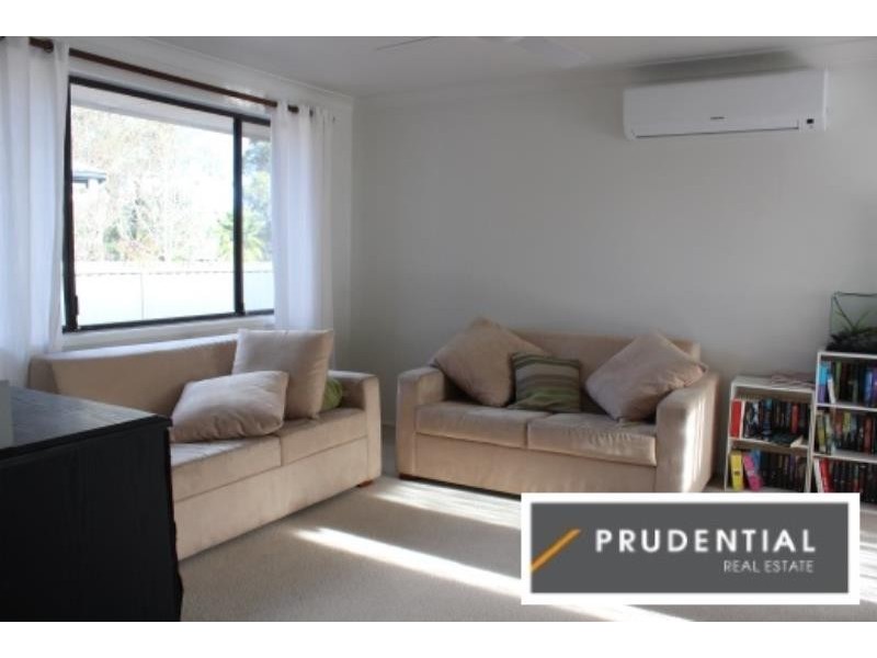 65 Hamlet Crescent, Rosemeadow NSW 2560