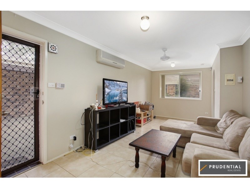 8/45 Euphrates Place, Kearns NSW 2558
