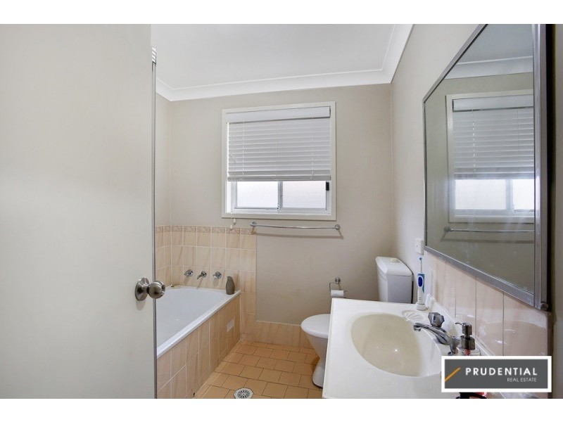 8/45 Euphrates Place, Kearns NSW 2558