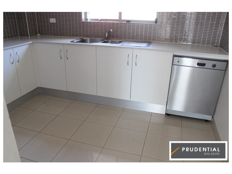 4/13 Chamberlain Street, Campbelltown NSW 2560