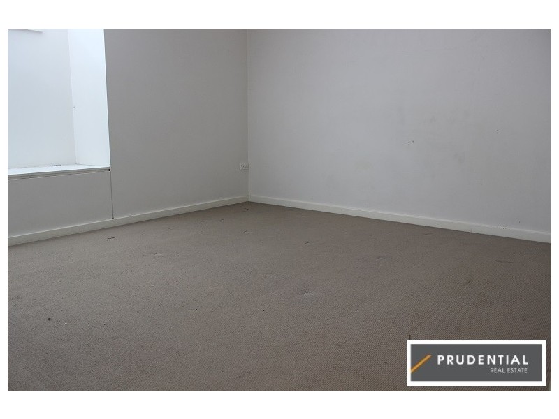 4/13 Chamberlain Street, Campbelltown NSW 2560