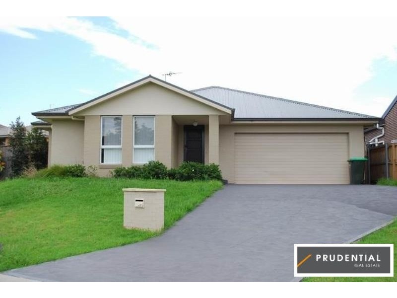 10 Jarvisfield Place, Macquarie Links NSW 2565