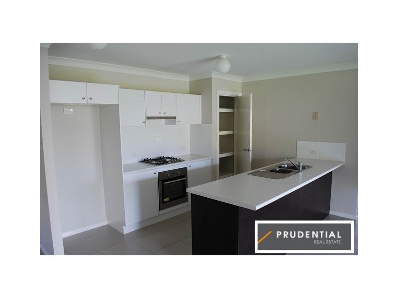 10 Jarvisfield Place, Macquarie Links NSW 2565