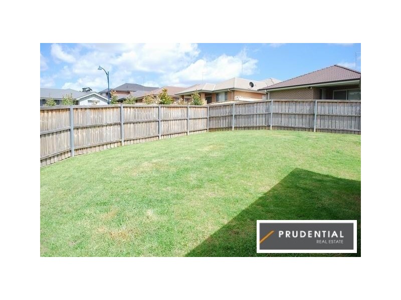 10 Jarvisfield Place, Macquarie Links NSW 2565