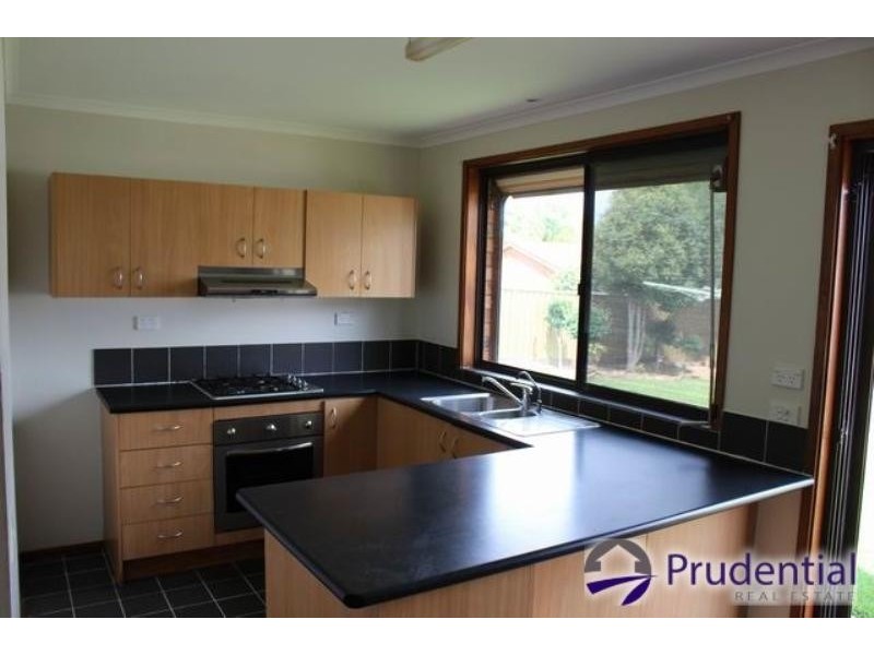 4 Brial Place, Minto NSW 2566