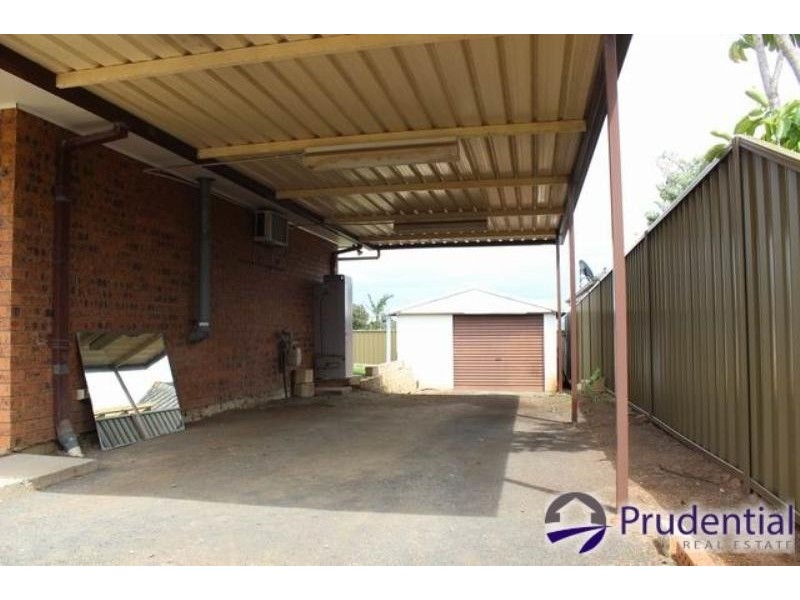 4 Brial Place, Minto NSW 2566