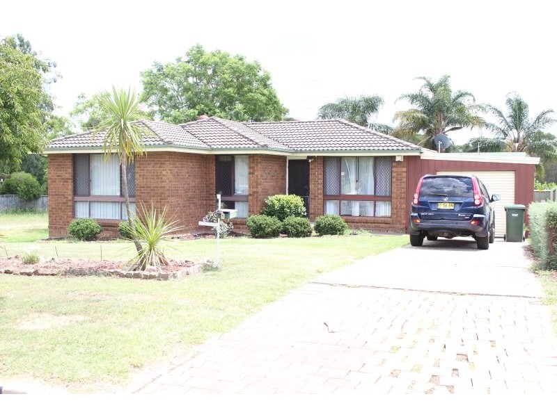 1 Haultain Street, Minto NSW 2566