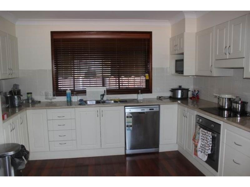 10 Spitfire Drive, Raby NSW 2566