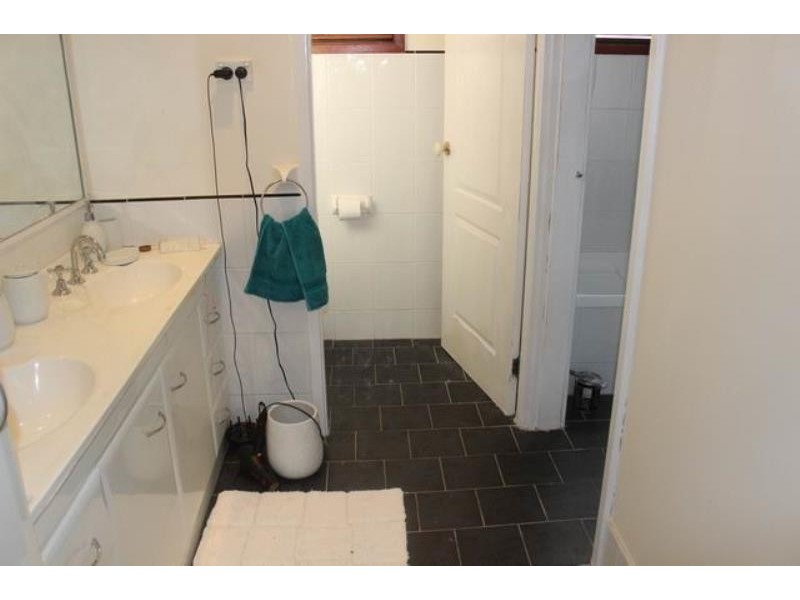 10 Spitfire Drive, Raby NSW 2566