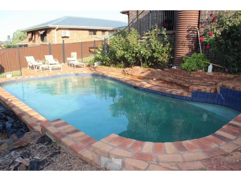 10 Spitfire Drive, Raby NSW 2566