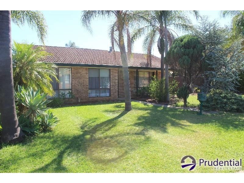 5 Mona Vale Place, Woodbine NSW 2560