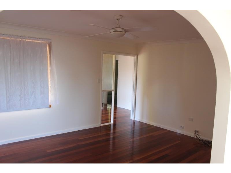 4 Dandar Place, Bradbury NSW 2560