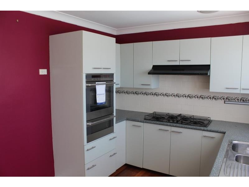 4 Dandar Place, Bradbury NSW 2560
