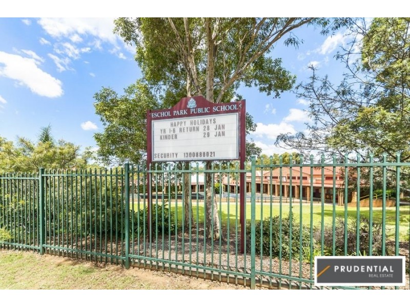 1 Danburite Place, Eagle Vale NSW 2558