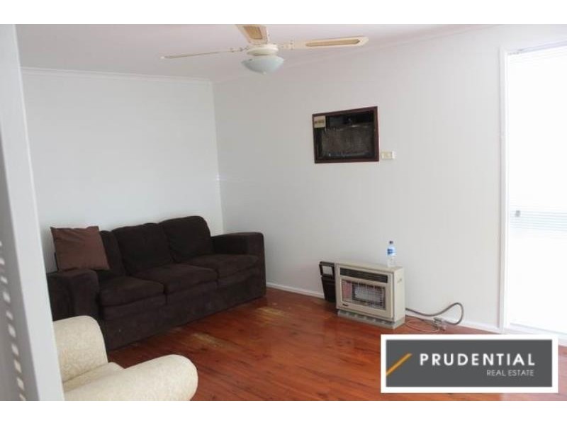 4 Dampier Place, Leumeah NSW 2560