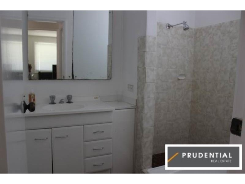 4 Dampier Place, Leumeah NSW 2560