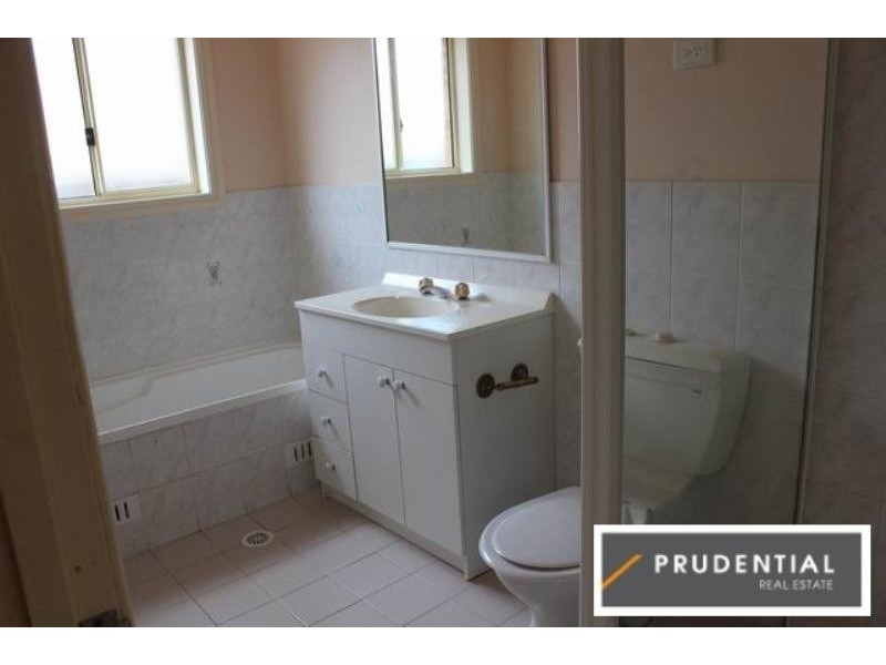 47 Potoroo Avenue, St Helens Park NSW 2560