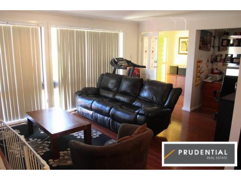 11 Eschol Park Drive, Eschol Park NSW 2558