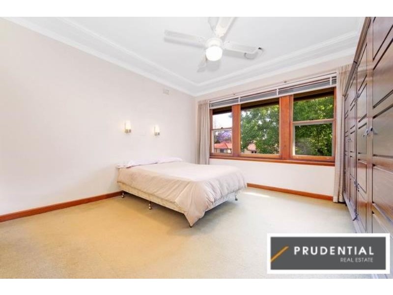 136 Lindesay Street, Campbelltown NSW 2560