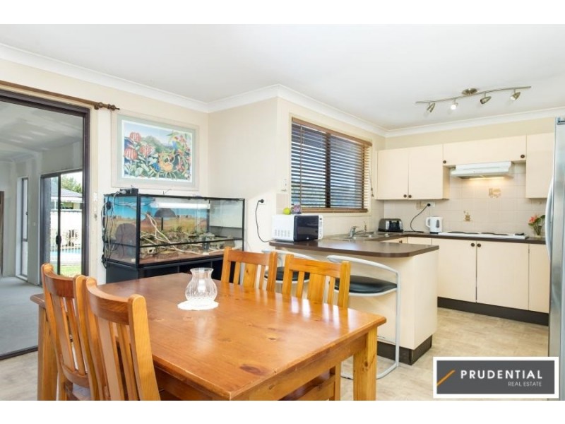 15 Donalbain Circuit, Rosemeadow NSW 2560