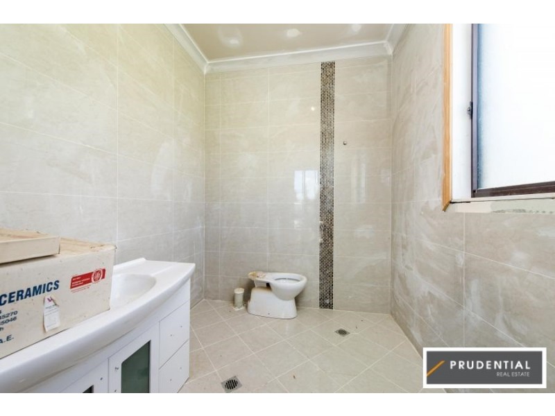 15 Donalbain Circuit, Rosemeadow NSW 2560