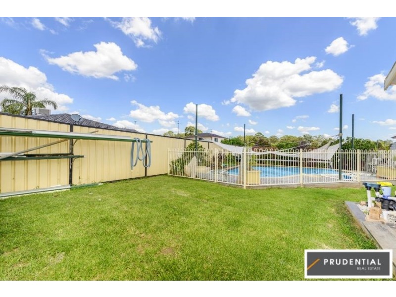 15 Donalbain Circuit, Rosemeadow NSW 2560