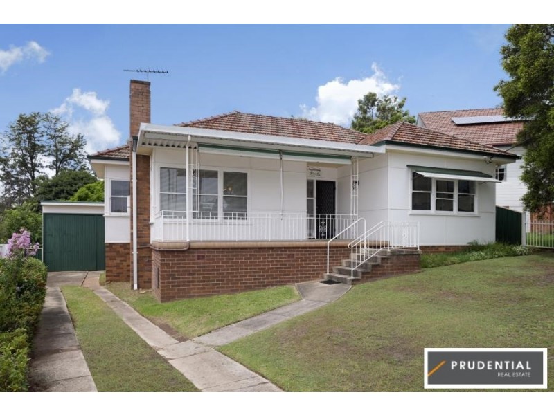 10 Rosalind Crescent, Campbelltown NSW 2560