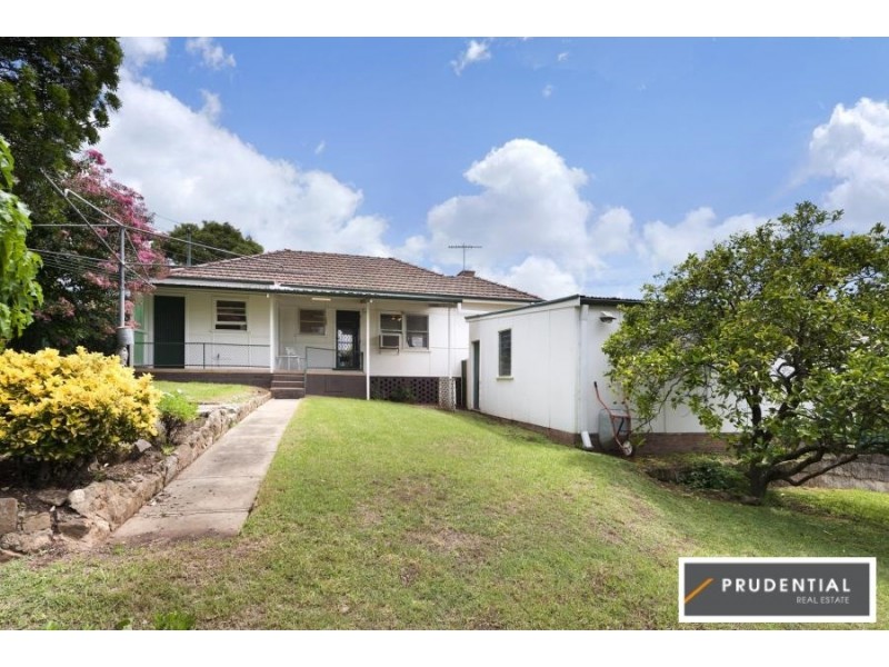 10 Rosalind Crescent, Campbelltown NSW 2560