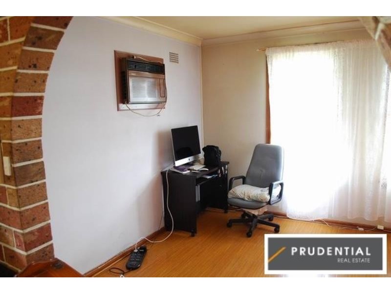 21 Carrington Circuit, Leumeah NSW 2560