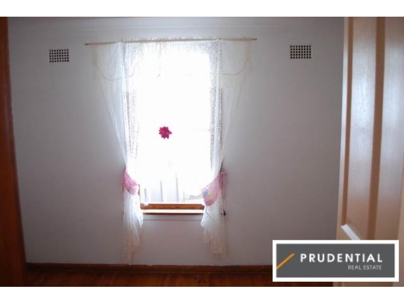 21 Carrington Circuit, Leumeah NSW 2560