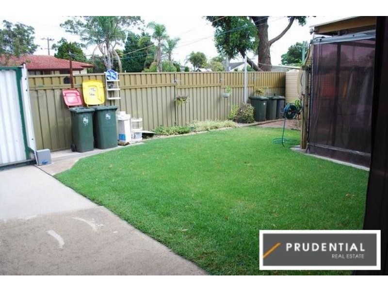 21 Carrington Circuit, Leumeah NSW 2560